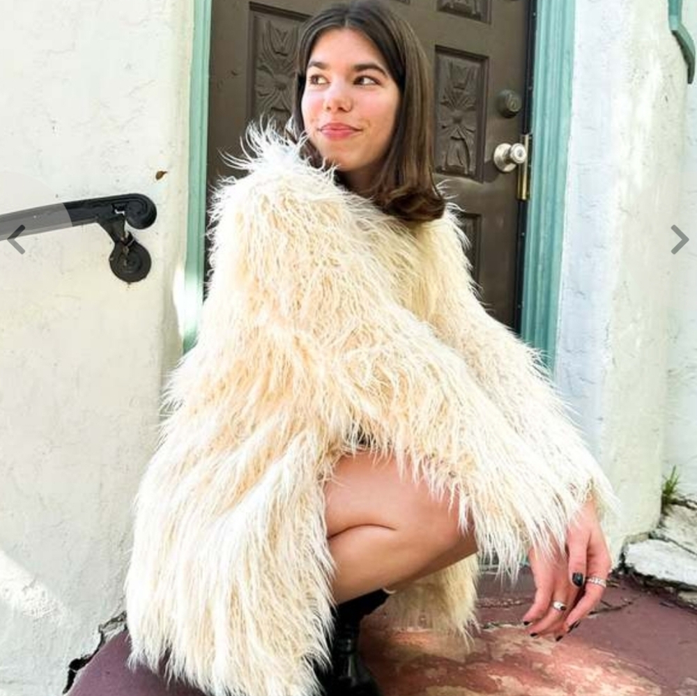 "BlankNYC" Best Day Ever Coat!! Cream, Long- Fur, Below-the-knee Coat. Poly.....